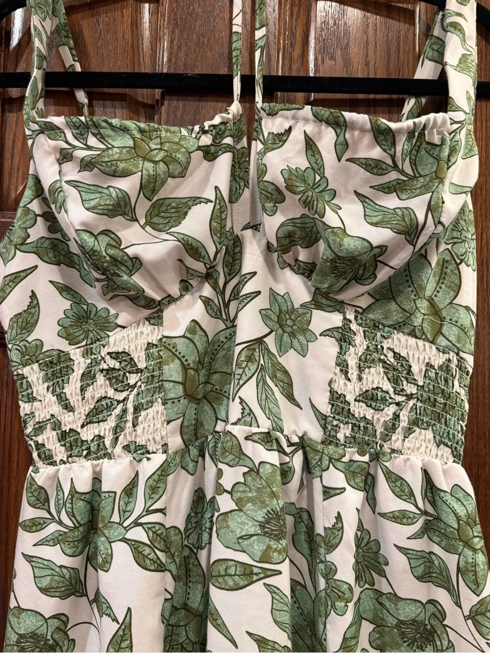 Indulge in Style $48 Green Floral Smocked Midi Dress M Boho - Picture 4 of 12